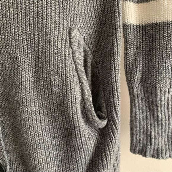 American Eagle • Collegiate Stripe Knit‎ Cardigan - Picture 3 of 8
